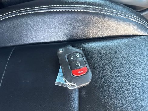 Used 2023 Jeep Wrangler Unlimited Sahara w/ Cold Weather Group image 13