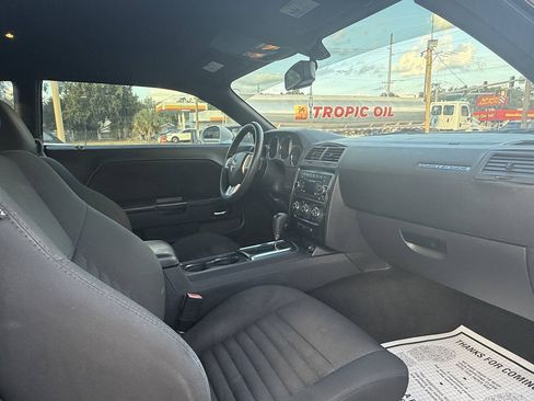 Used 2013 Dodge Challenger SXT RWD image 13