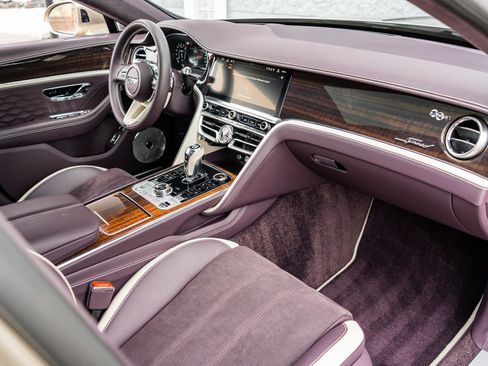 Certified 2025 Bentley Flying Spur Plug-In Hybrid AWD/4WD image 2