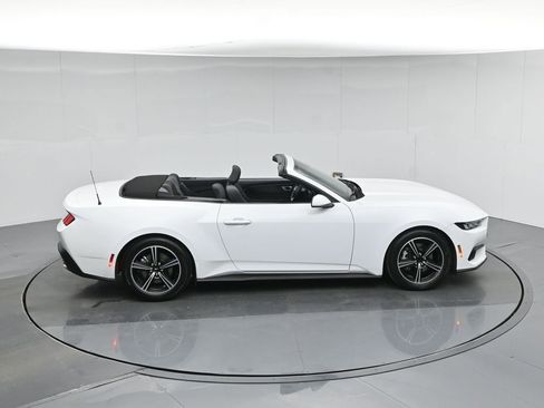Used 2024 Ford Mustang Convertible image 40
