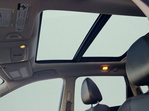 Used 2018 Nissan Rogue SL w/ Premium Package image 21