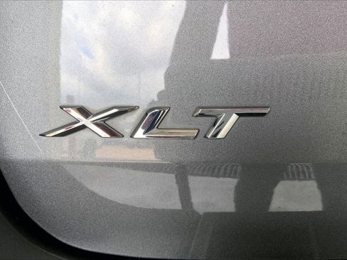 Used 2023 Ford Explorer XLT RWD image 7