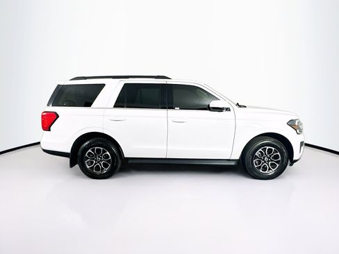 Used 2023 Ford Expedition XLT image 10