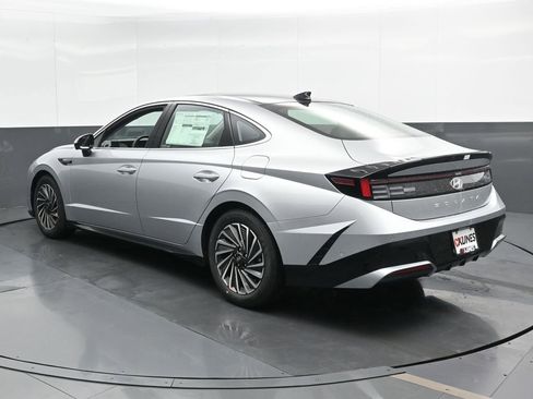 Used 2025 Hyundai Sonata Limited image 10