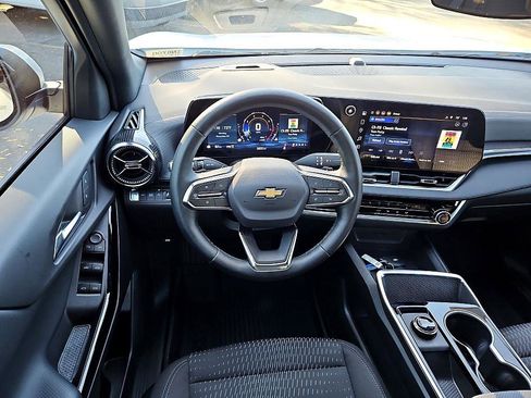 New 2026 Chevrolet Equinox LT image 12