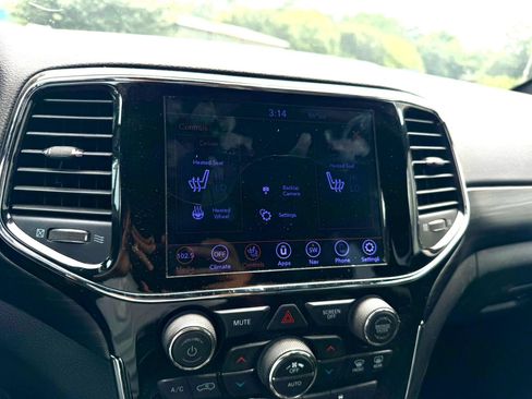 Used 2019 Jeep Grand Cherokee Altitude RWD image 18