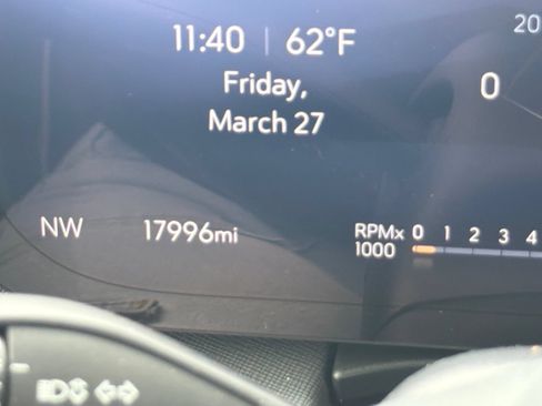 Used 2025 Buick Enclave Preferred FWD image 17
