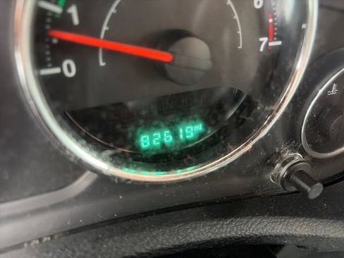 Used 2017 Jeep Wrangler Sahara w/ Connectivity Group AWD/4WD image 15