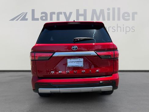 Used 2024 Toyota Sequoia Capstone AWD/4WD image 4