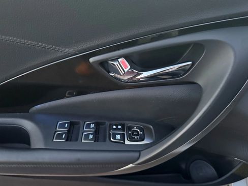 Used 2013 Hyundai Azera w/ Technology Pkg image 10