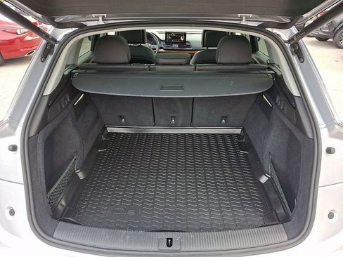 Used 2023 Audi Q5 2.0T Premium w/ Convenience Package image 30