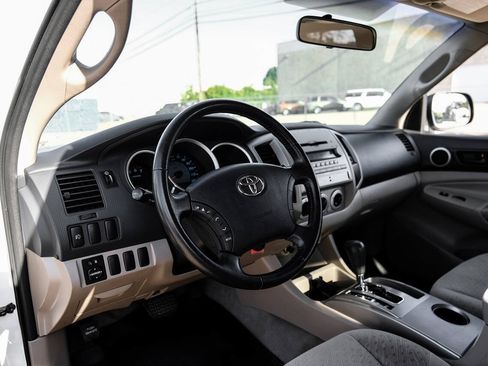 Used 2006 Toyota Tacoma PreRunner RWD image 3