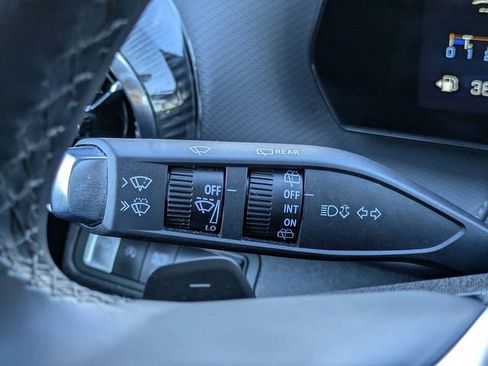 Used 2025 Chevrolet Equinox LT FWD image 28