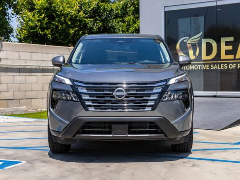 Used 2024 Nissan Rogue SV AWD/4WD image 5