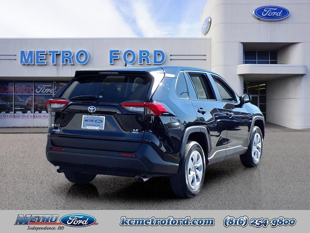 Used 2025 Toyota RAV4 LE AWD/4WD image 3