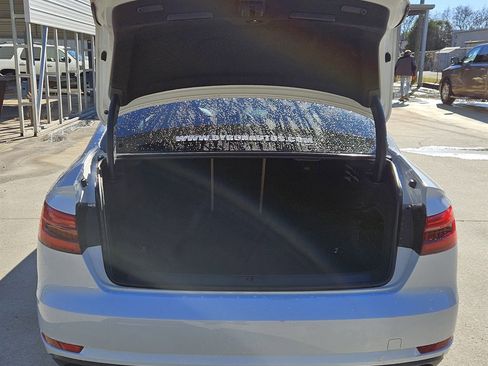 Used 2017 Audi A4 2.0T Premium image 10