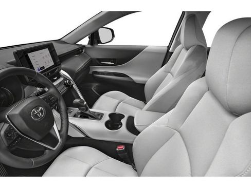 Used 2024 Toyota Venza LE AWD/4WD image 6