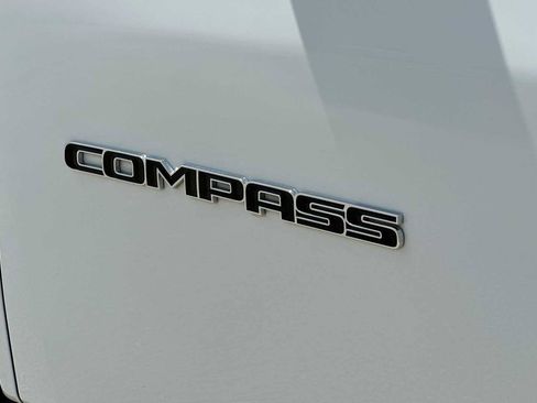 Used 2025 Jeep Compass Limited AWD/4WD image 15