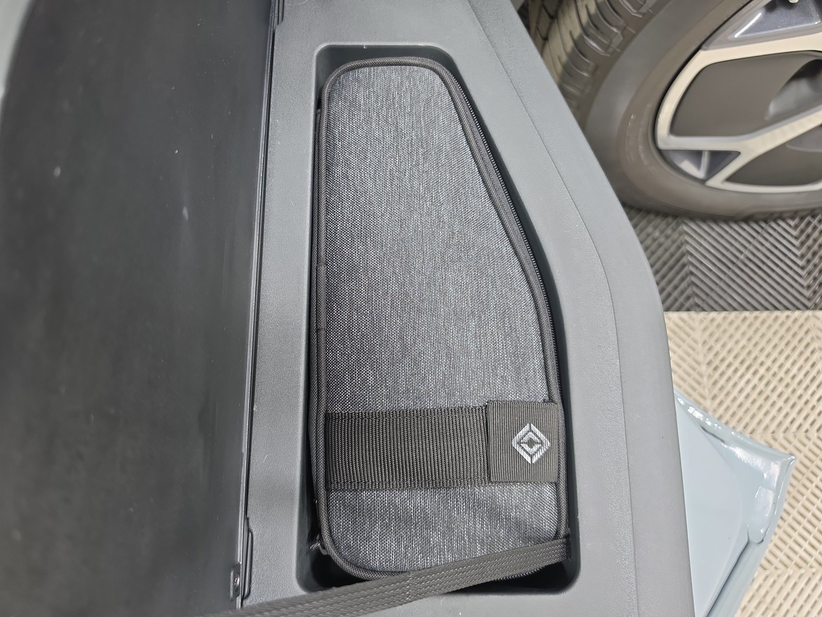 Used 2022 Rivian R1T Adventure AWD/4WD image 32