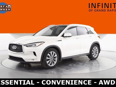 Used 2021 INFINITI QX50 Essential w/ Convenience Package image 7