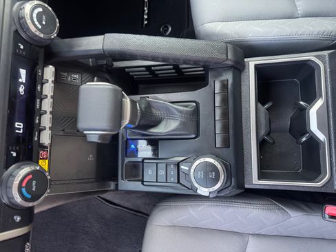 Certified 2025 Toyota Tacoma SR5 AWD/4WD image 15