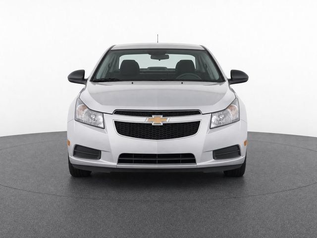 Used 2014 Chevrolet Cruze LS FWD image 2