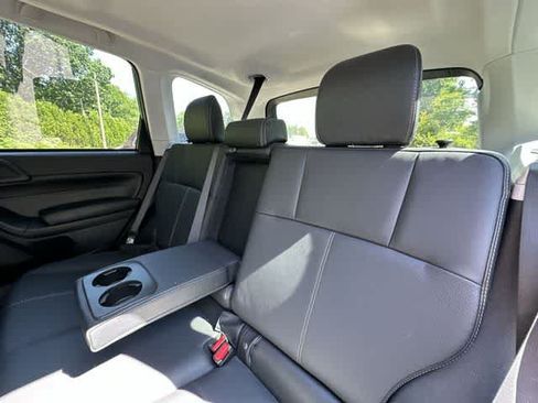 Used 2017 Subaru Forester 2.5i Touring AWD/4WD image 17
