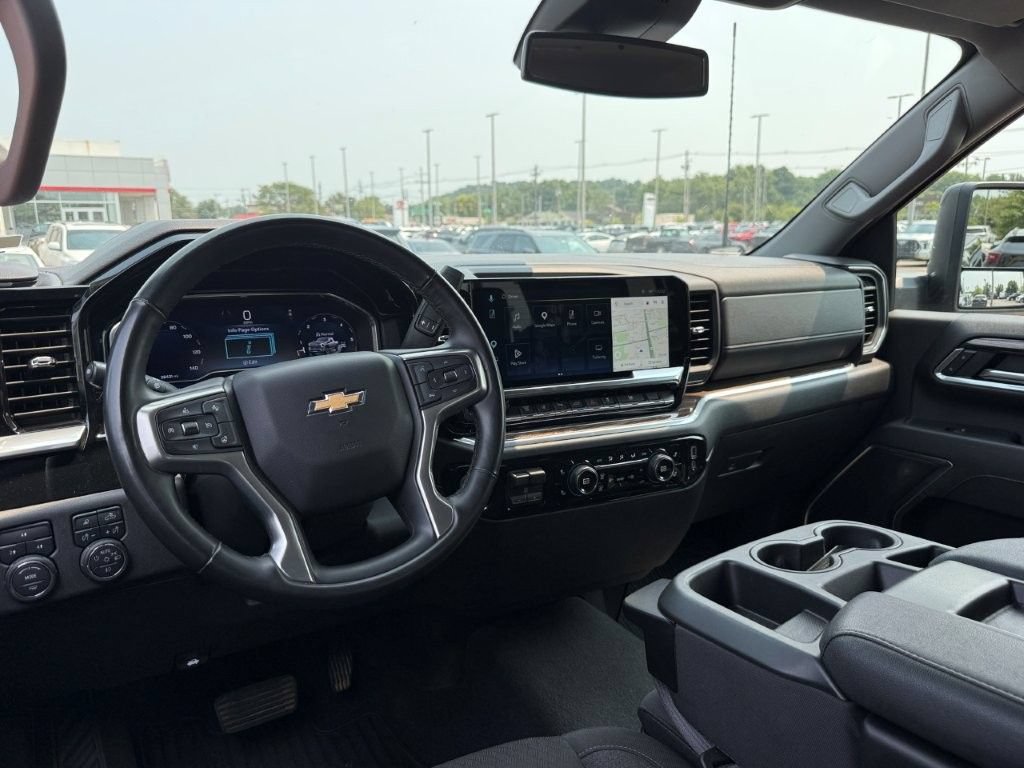 Used 2025 Chevrolet Silverado 2500 LT w/ Safety Package AWD/4WD image 19
