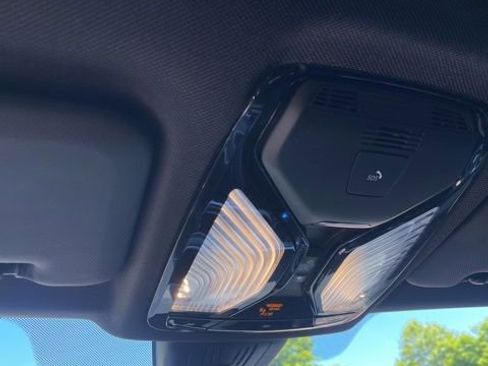 Used 2019 BMW X5 xDrive40i w/ M Sport Package AWD/4WD image 22