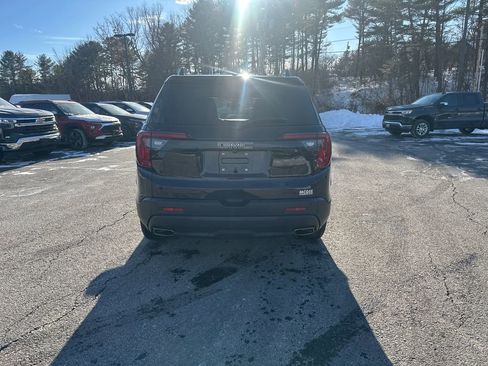 Used 2023 GMC Acadia SLT w/ Elevation Edition image 29