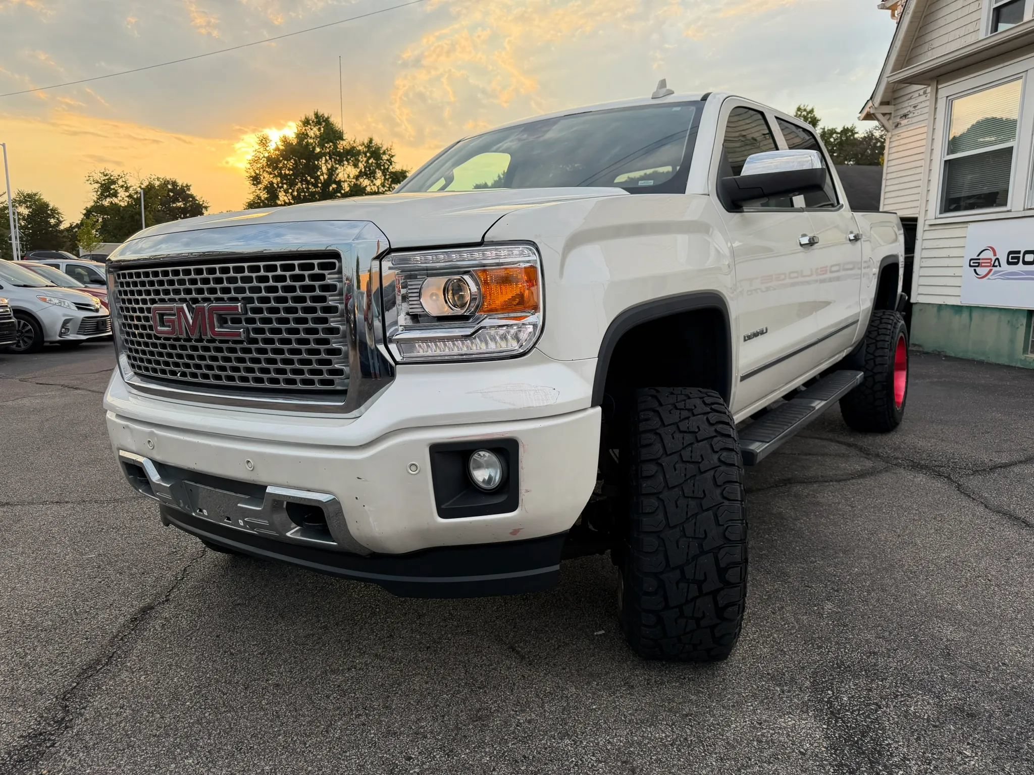 Used 2015 GMC Sierra 1500 Denali AWD/4WD image 9
