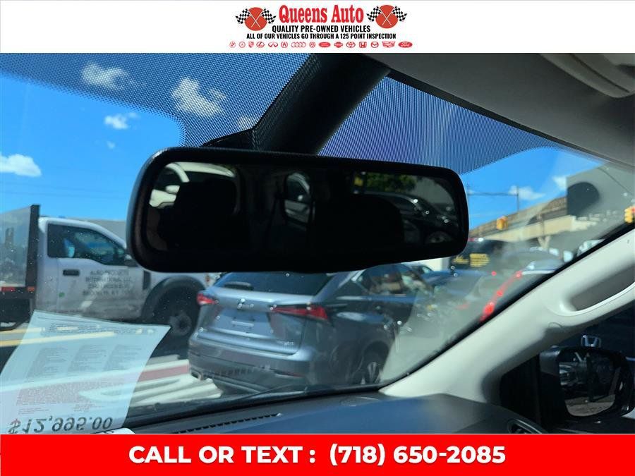 Used 2019 Dodge Grand Caravan SE FWD image 15