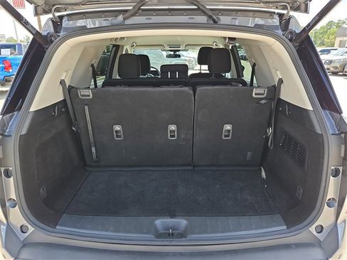 Used 2025 Nissan Pathfinder SV image 19