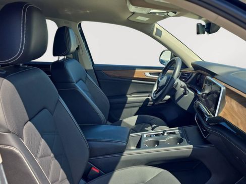 Certified 2024 Volkswagen Atlas SE AWD/4WD image 16