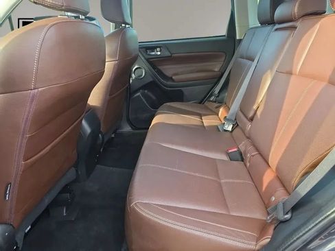 Used 2017 Subaru Forester 2.5i Touring AWD/4WD image 10