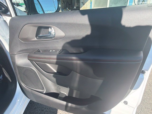 New 2027 Chrysler Pacifica Select AWD/4WD image 8