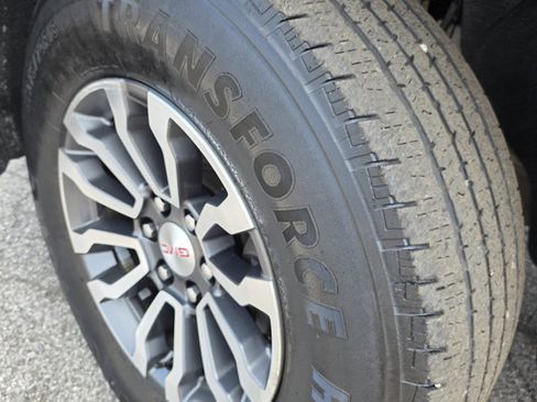 Used 2019 GMC Sierra 1500 AT4 w/ AT4 Premium Package image 3