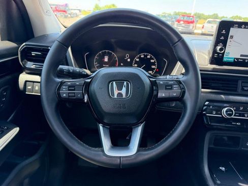 Used 2025 Honda Pilot Touring image 15