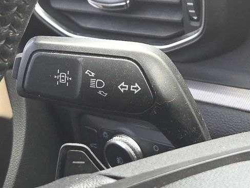Certified 2020 Ford Explorer XLT w/ Equipment Group 202A AWD/4WD image 41