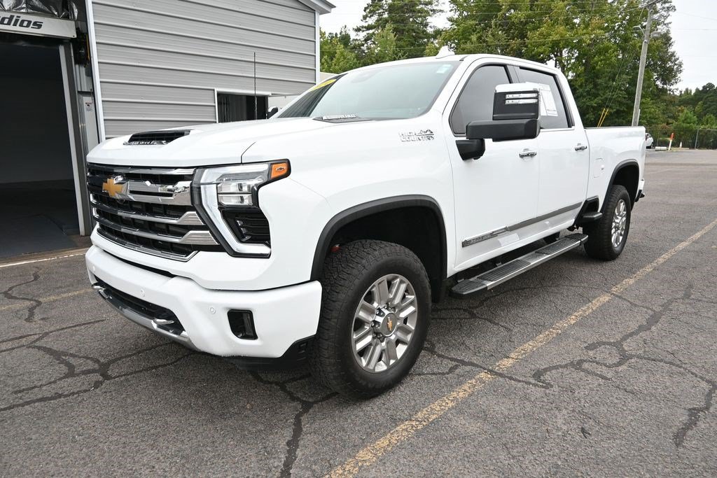 Used 2024 Chevrolet Silverado 2500 High Country w/ High Country Premium Package AWD/4WD image 39