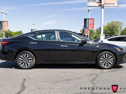 Used 2024 Nissan Altima 2.5 SV FWD image 15