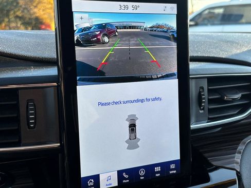 Used 2023 Ford Explorer Limited w/ Limited Technology Package image 24