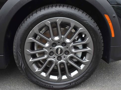 Used 2025 MINI Cooper 2-Door Hardtop FWD image 11