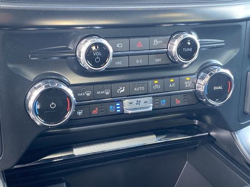 Used 2025 Ford F150 Lariat w/ Equipment Group 501A Mid image 23