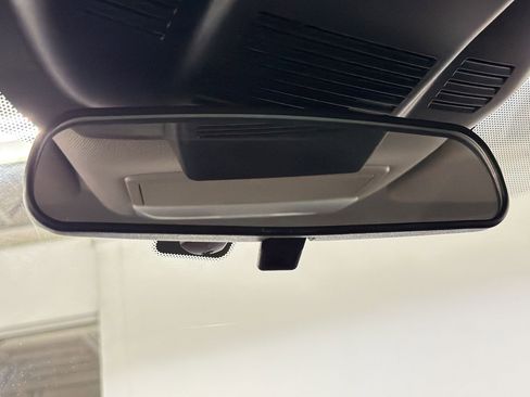 Used 2023 Nissan Rogue SV image 18