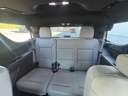 Certified 2024 Chevrolet Tahoe Z71 w/ Luxury Package image 32