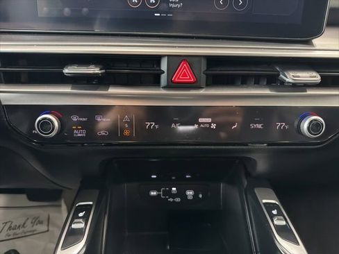 Used 2024 Kia Sorento S FWD image 23