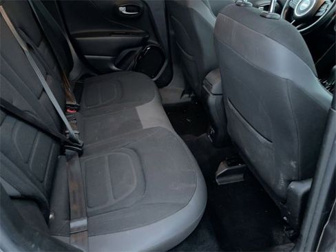 Used 2016 Jeep Renegade Latitude image 29