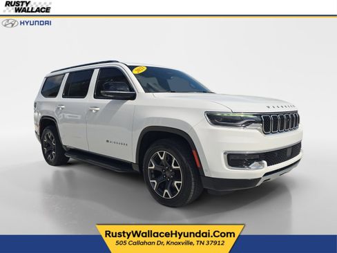 Used 2023 Jeep Wagoneer Series III w/ Convenience Group I AWD/4WD image 1