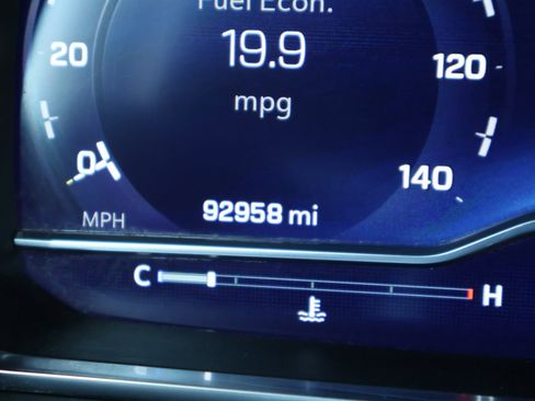 Used 2023 Chevrolet Suburban RST image 39